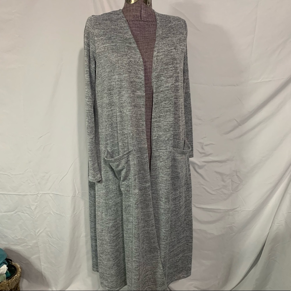 LuLaRoe Sarah in heathered black and white